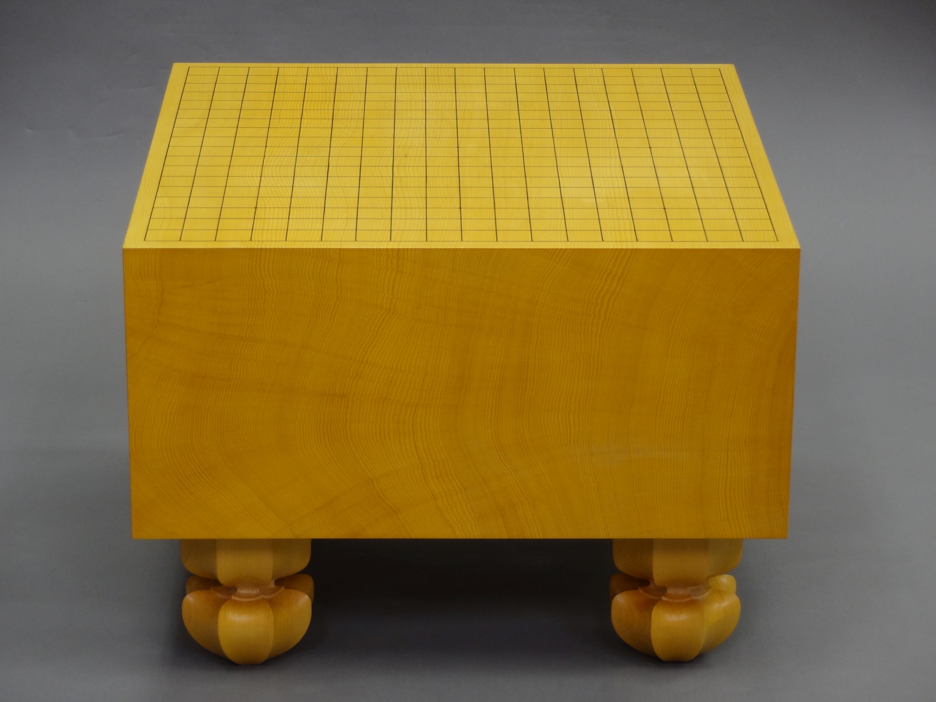 高級囲碁盤　綺麗な天地柾目　天柾　木端木口裏面柾目　脚付　へそ有　盤厚5.6寸③碁石